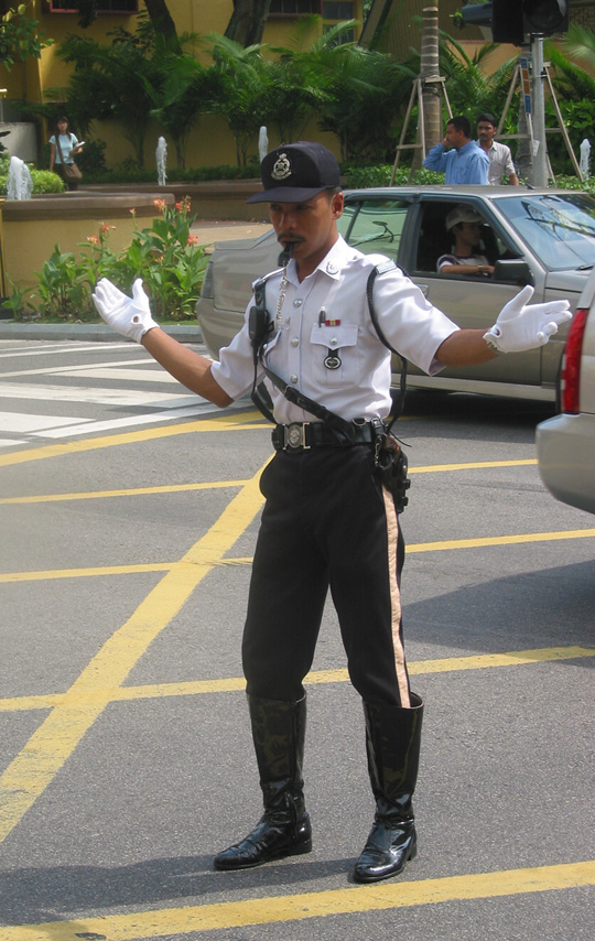 perbedaan mencolok kedua negara