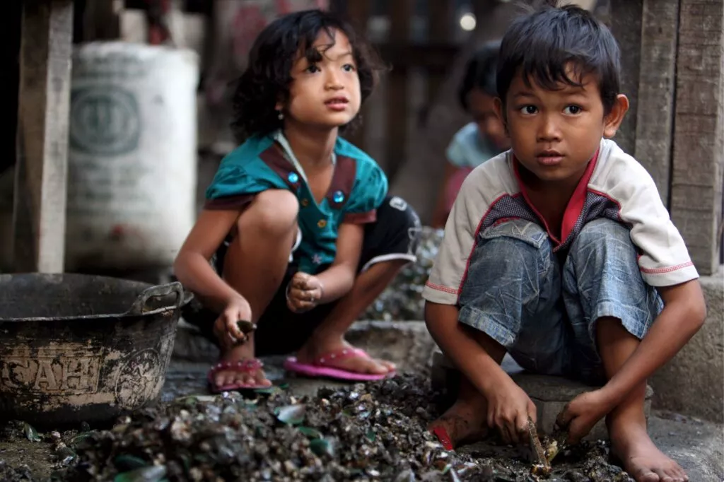 keberhasilan mengurangi tingkat kemiskinan