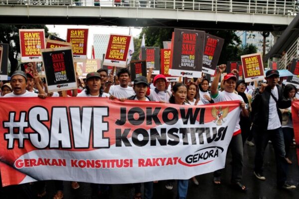 Para birokrat menangguhkan pengeluaran