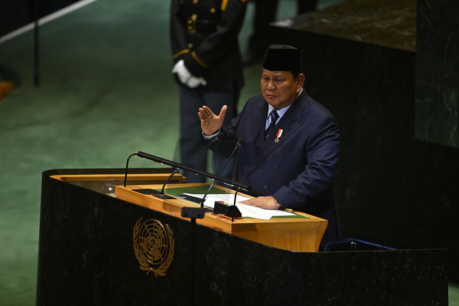 menjabat sebagai presiden kedelapan