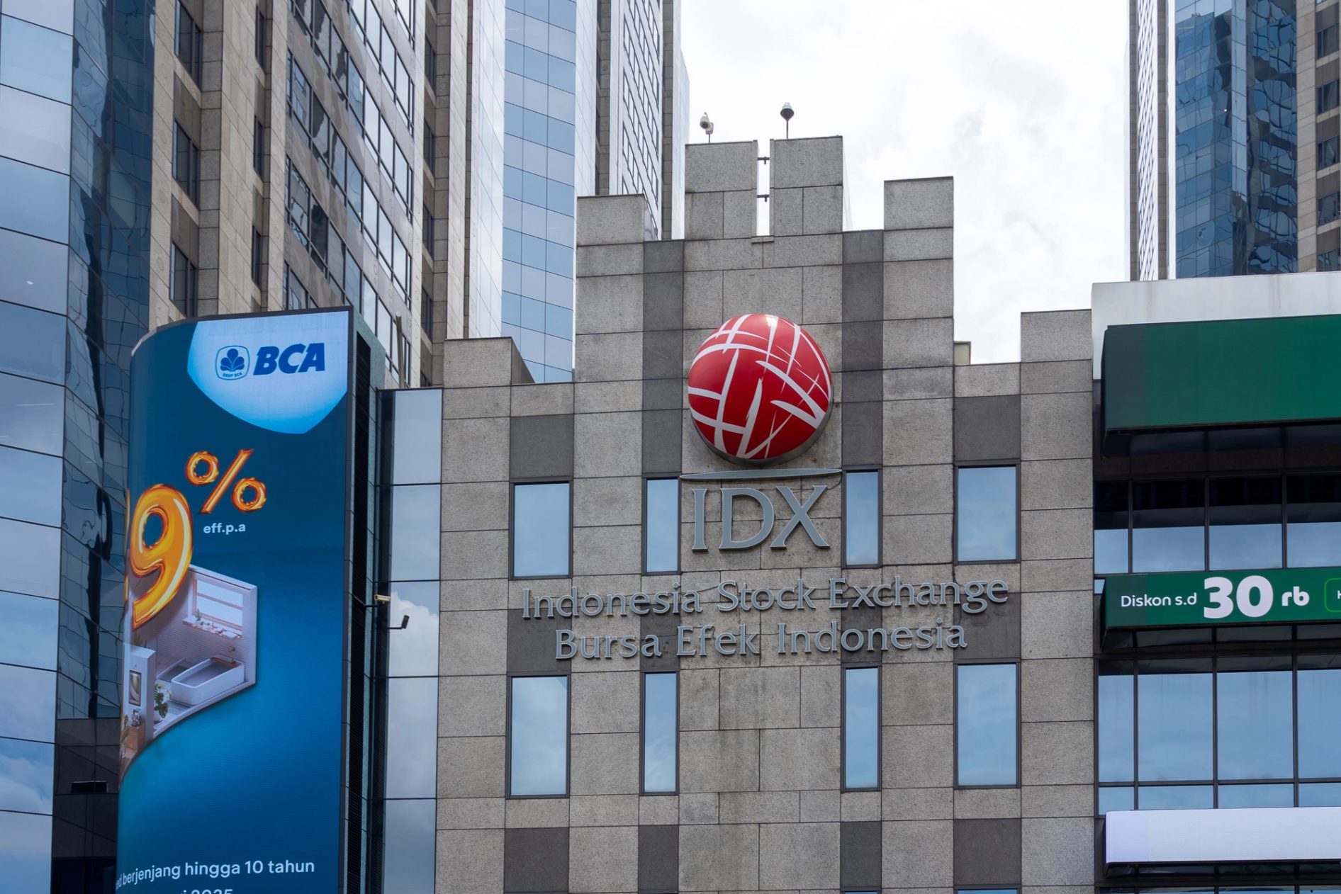 pasar modal fenomena menarik