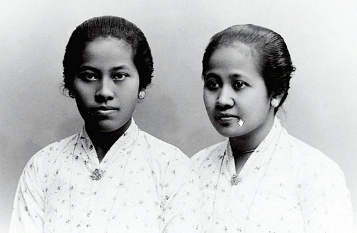 Membaca antologi lengkap Kartini