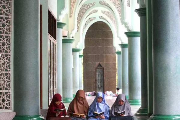 Identitas keagamaan relasi gender