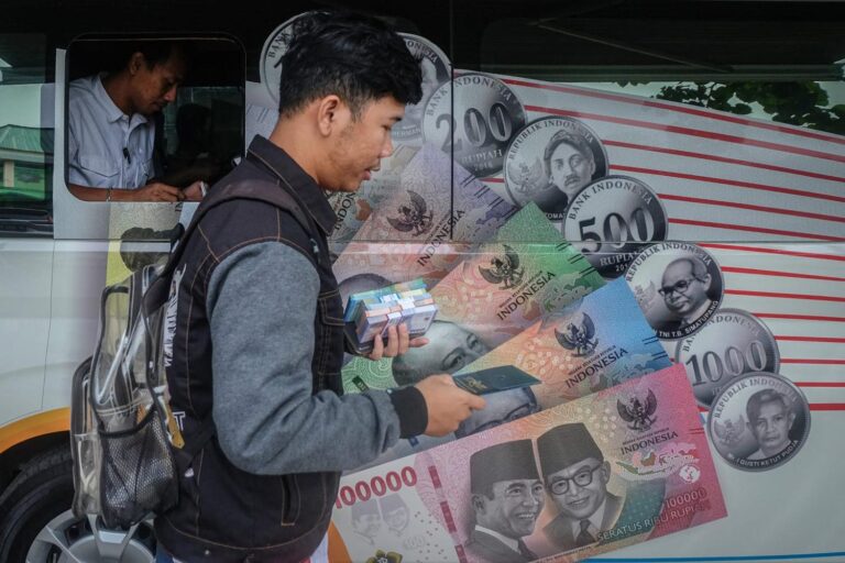 Lembaga pemeringkat kini mengawasi