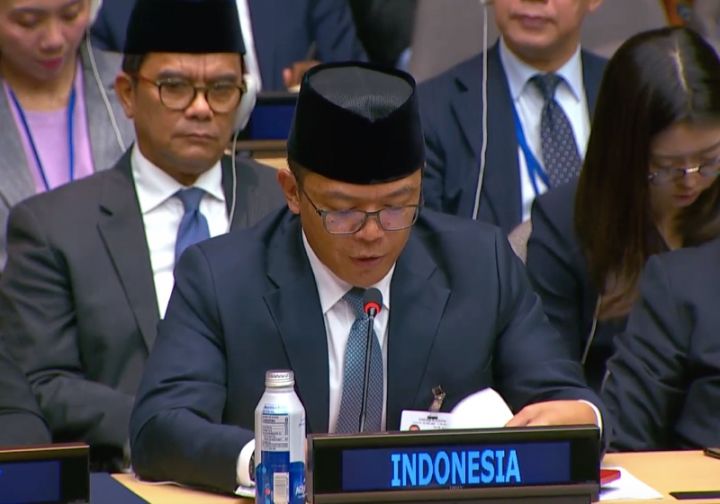 Menteri Luar Negeri Sugiono