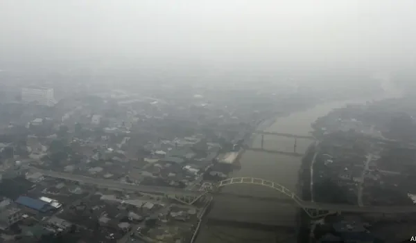 menutupi hampir separuh bumi