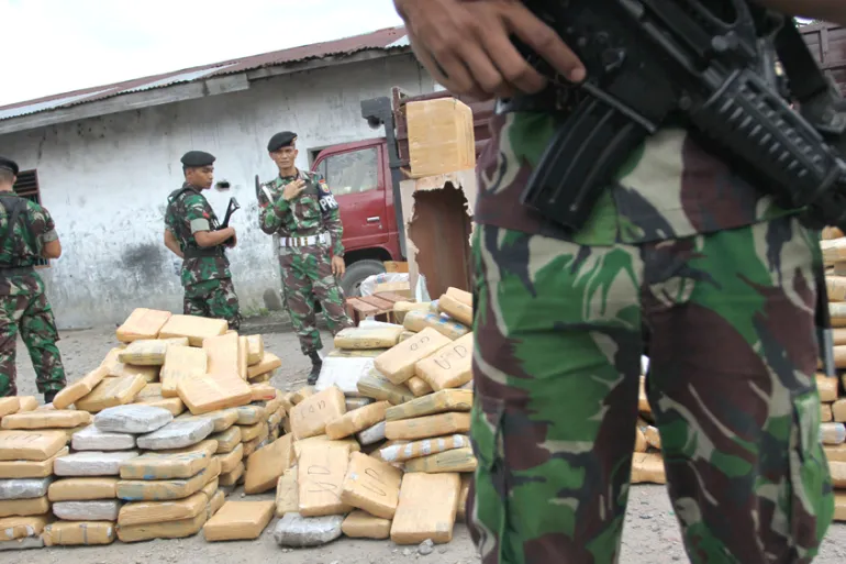 setengah terendam dalam bak