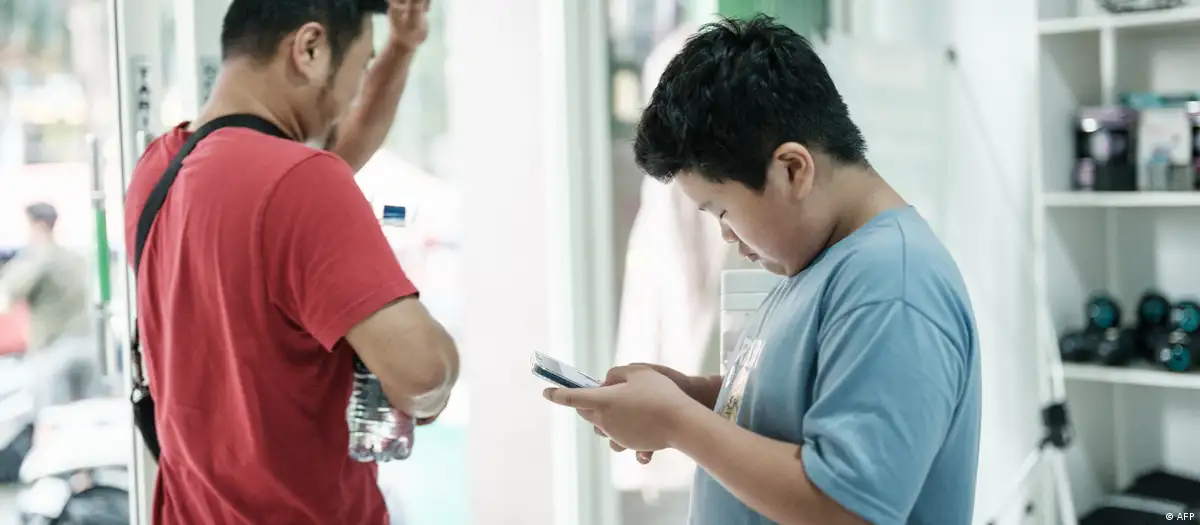 anak di bawah 16 tahun