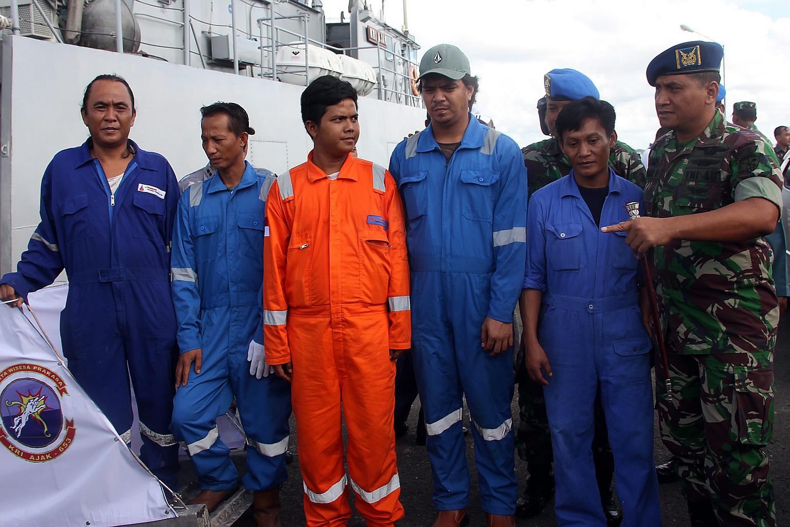 lima pelaut yang selamat