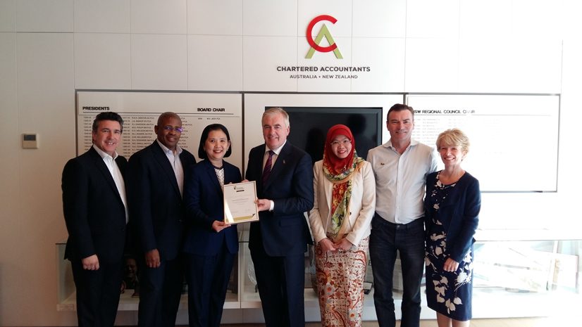 Chartered Accountants Worldwide menganugerahi