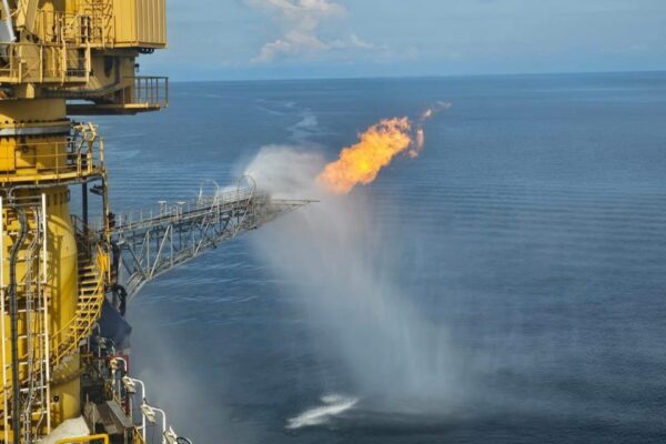 mengumumkan temuan gas besar
