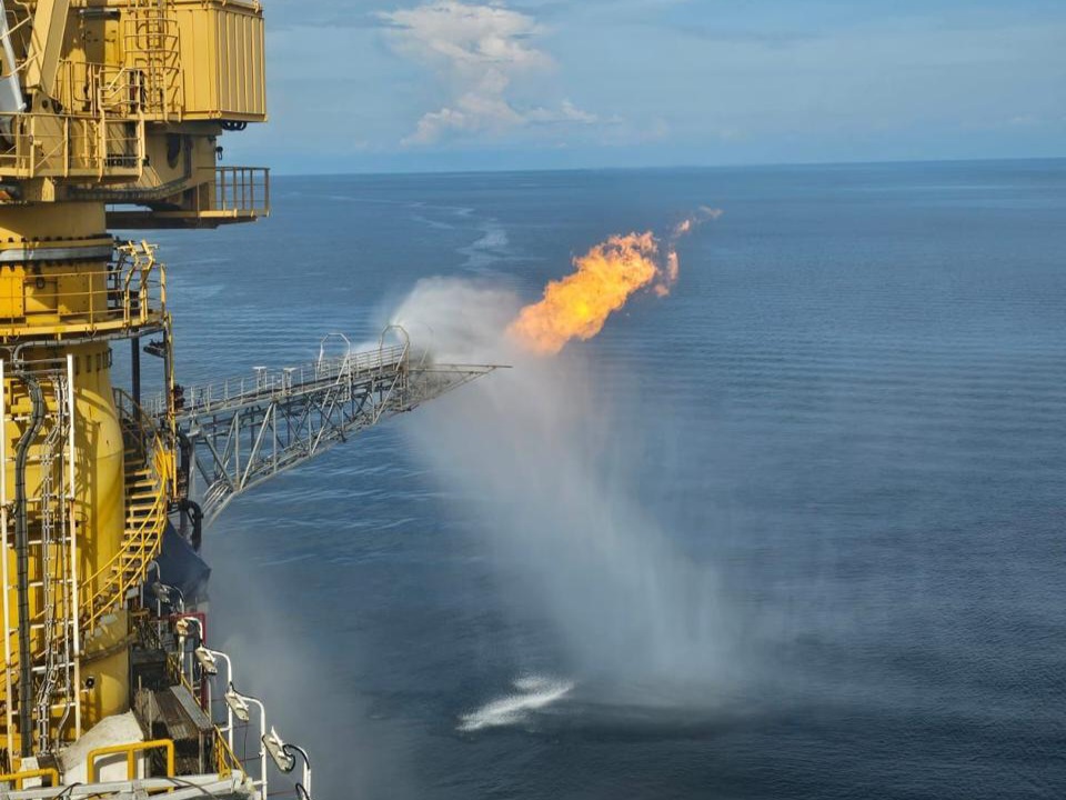 mengumumkan temuan gas besar