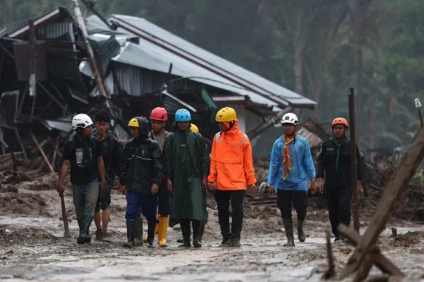 hampir satu juta mengungsi